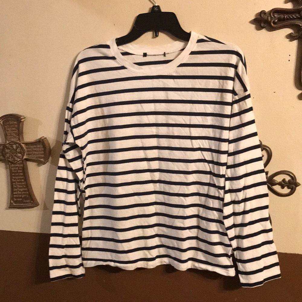 long sleeve cropped tee